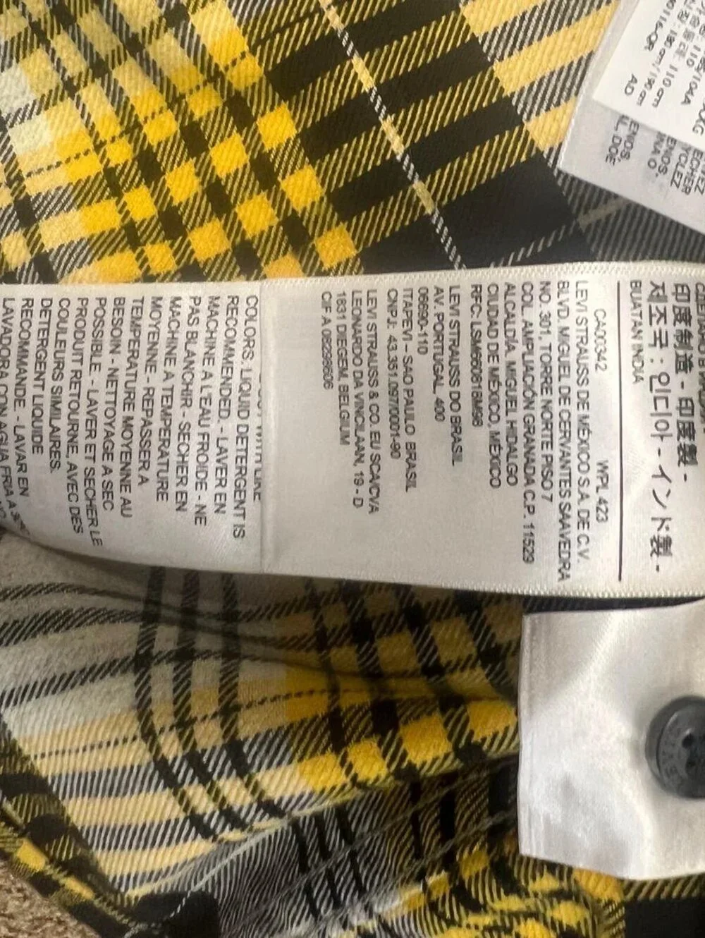 Levis levi button